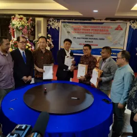 Foto Kontrak Kerjasama dengan Perusahaan Lokal (PT. Tomi Persada)<br>15 Mei 2019 img_20190515_wa0070
